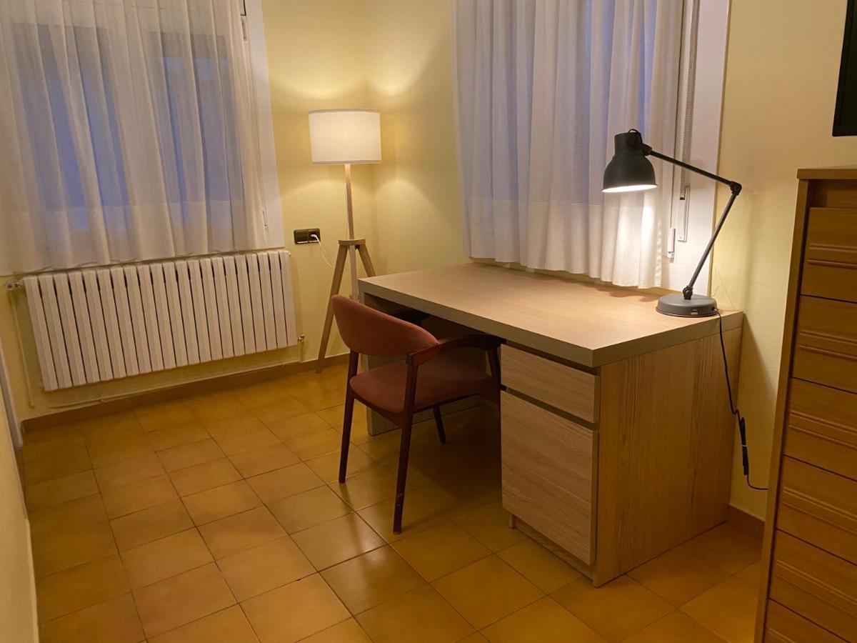 Hostal Les Fonts Castellar De N'Hug Buitenkant foto