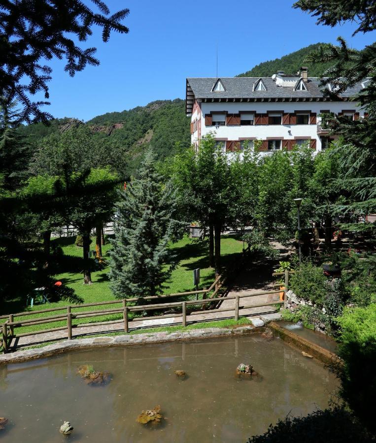 Hostal Les Fonts Castellar De N'Hug Buitenkant foto