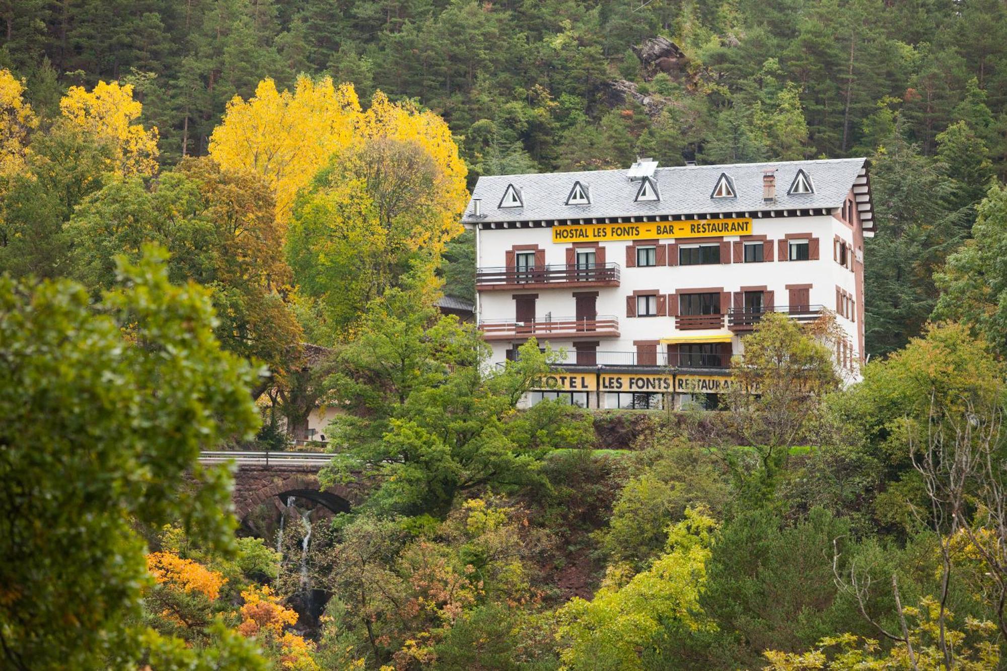 Hostal Les Fonts Castellar De N'Hug Buitenkant foto
