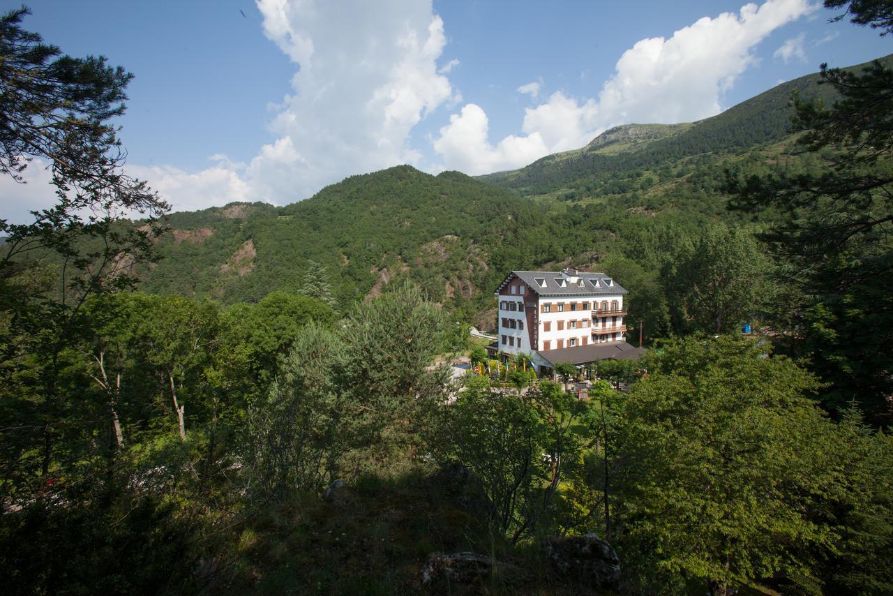 Hostal Les Fonts Castellar De N'Hug Buitenkant foto